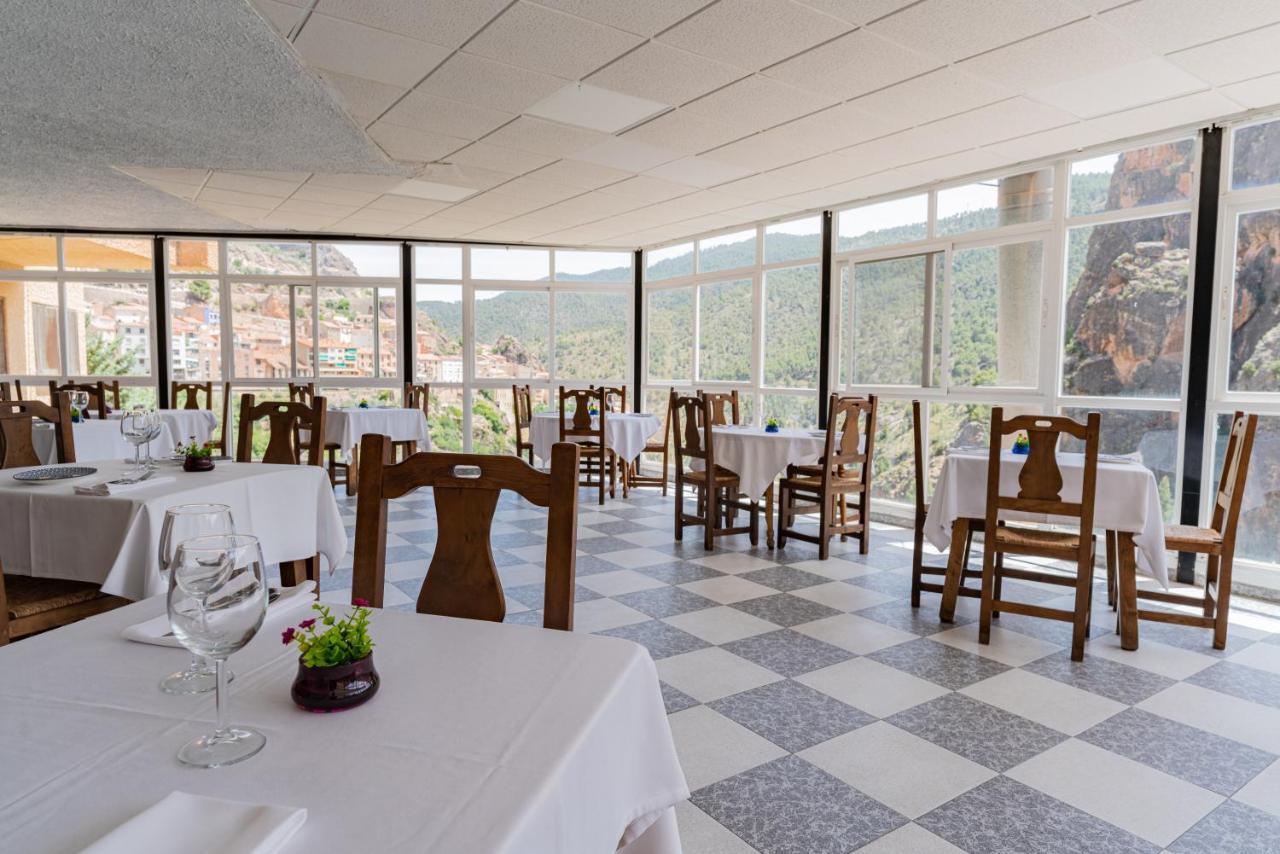 Hotel Restaurante Felipe II (Adults Only) อัยนา ภายนอก รูปภาพ