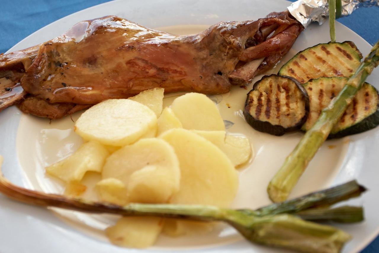 Hotel Restaurante Felipe II (Adults Only) อัยนา ภายนอก รูปภาพ